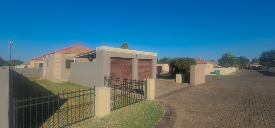 2 Bedroom Property for Sale in Flamwood North West